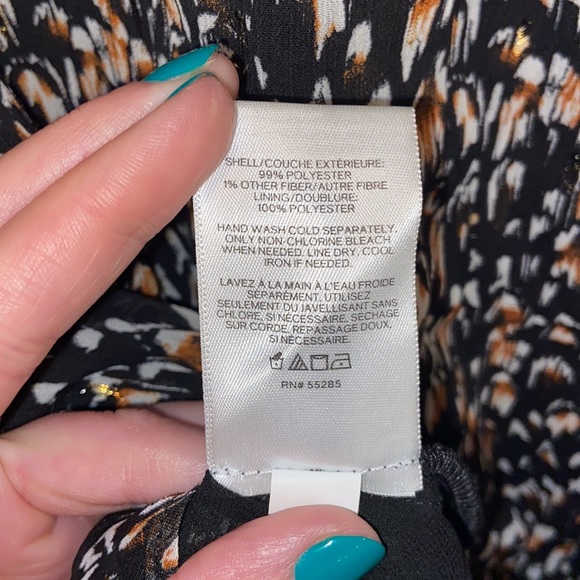 NWT. Express Blouse. Size Small. Tie In Front & Raunched Waist For Slimming Fit. - Picture 6 of 8